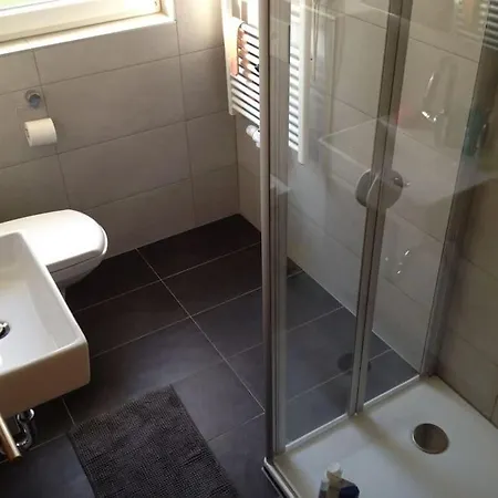 Apartment 3 Küche Bad - Monteurwohnung In Ruhiger Lage *